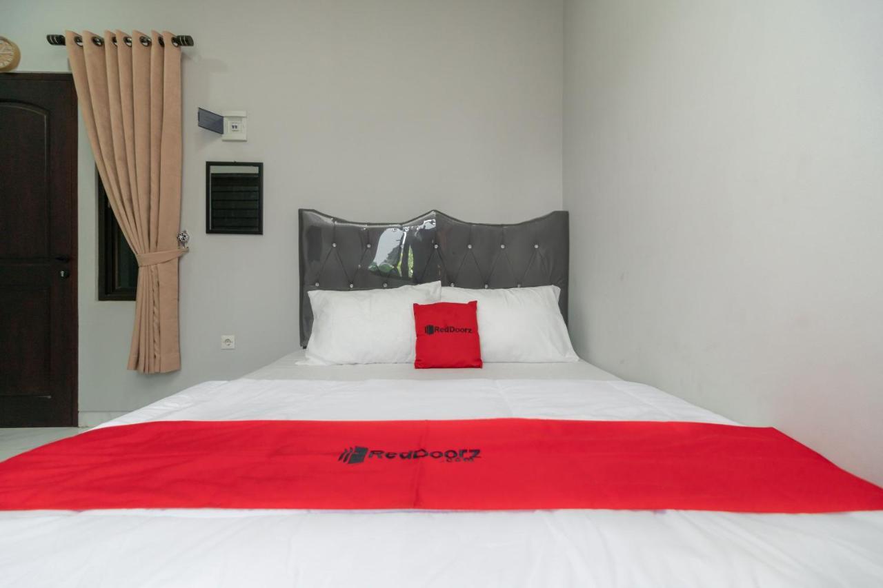 Reddoorz Plus Near Jungeland Sentul Bogor Exteriér fotografie