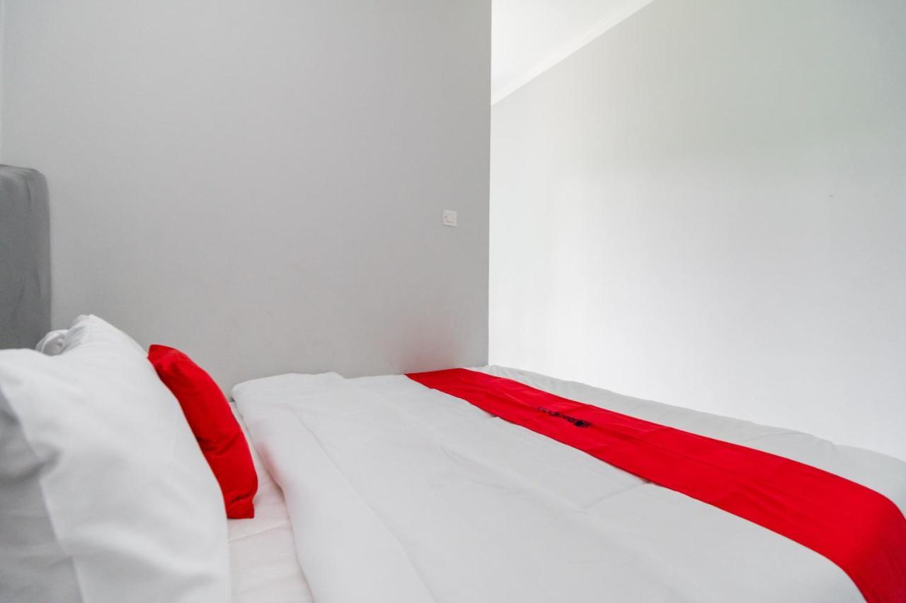 Reddoorz Plus Near Jungeland Sentul Bogor Exteriér fotografie