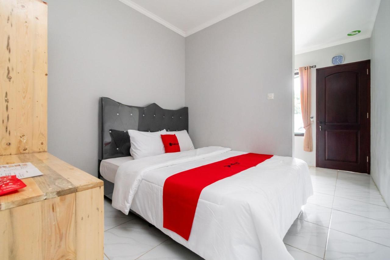 Reddoorz Plus Near Jungeland Sentul Bogor Exteriér fotografie
