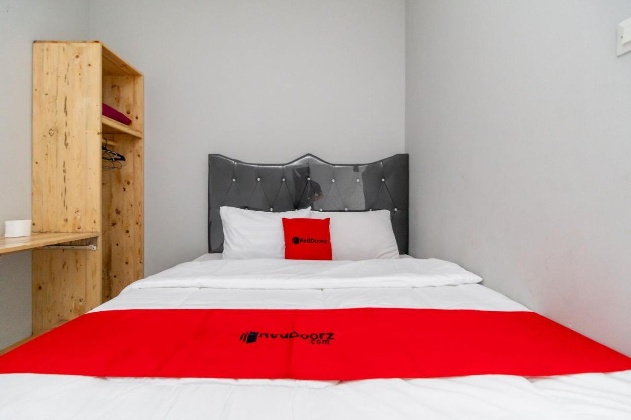 Reddoorz Plus Near Jungeland Sentul Bogor Exteriér fotografie