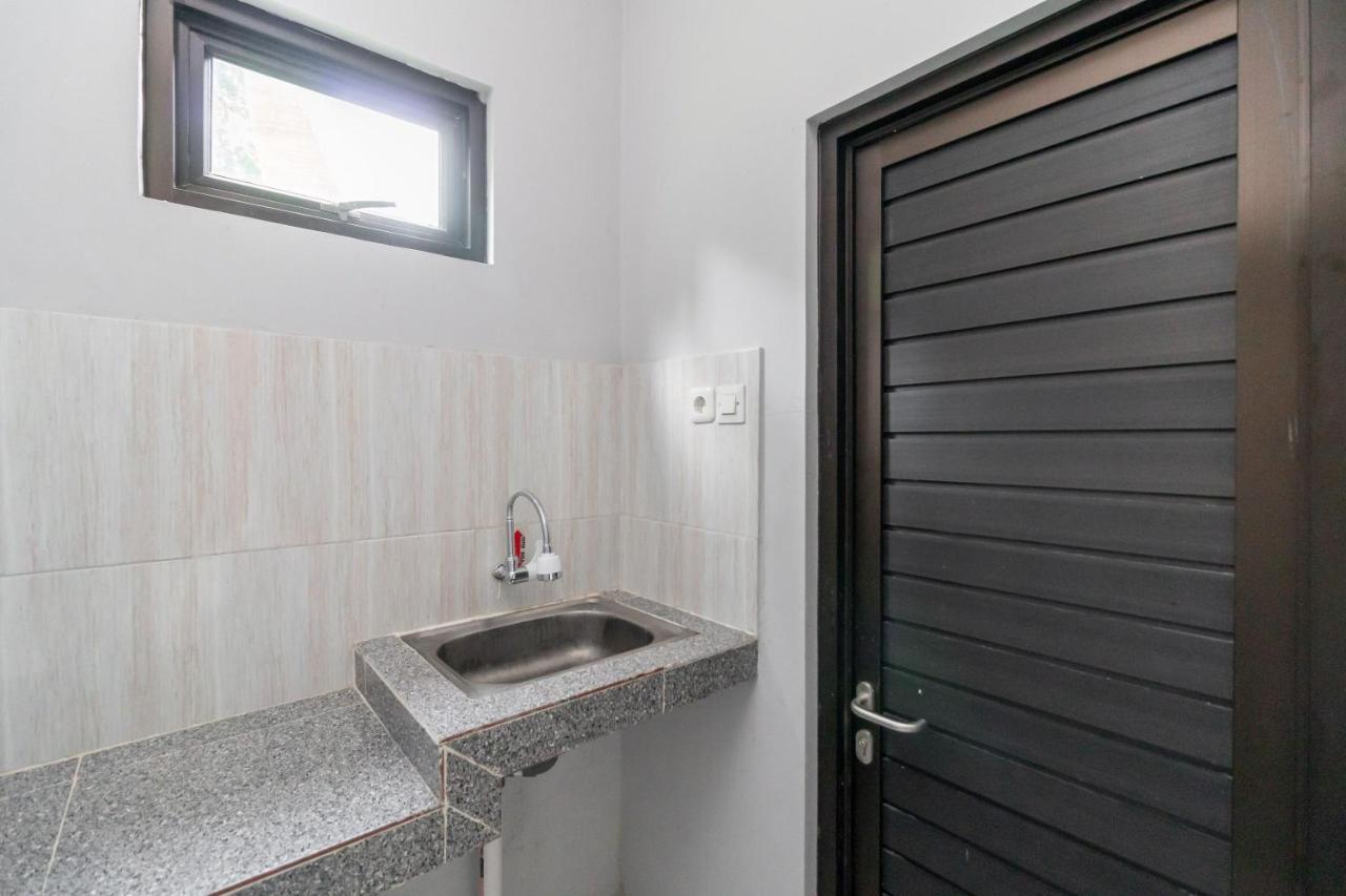 Reddoorz Plus Near Jungeland Sentul Bogor Exteriér fotografie
